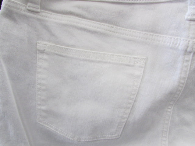 Talbots Flawless White Denim 7.5 Girlfriend Short - Petite – MA & PAS  TREASURES CONSIGNMENT & AUCTIONS