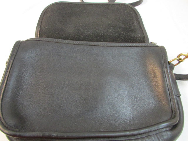 Vintage Coach Ritchie Black Leather Flap Crossbody Purse – MA & PAS  TREASURES CONSIGNMENT & AUCTIONS